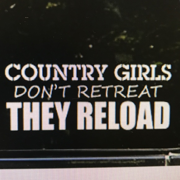 Meet your Posher, Kari - Picture 2 of 3